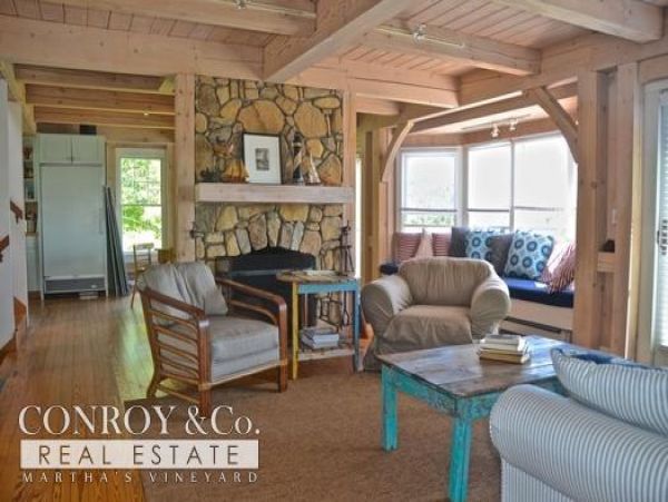 Cape Cod Home 994395