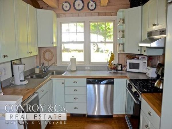 Cape Cod Home 994395