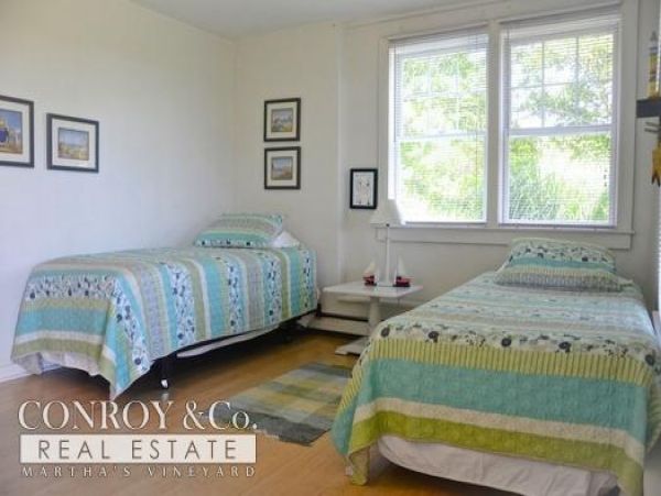 Cape Cod Home 994395