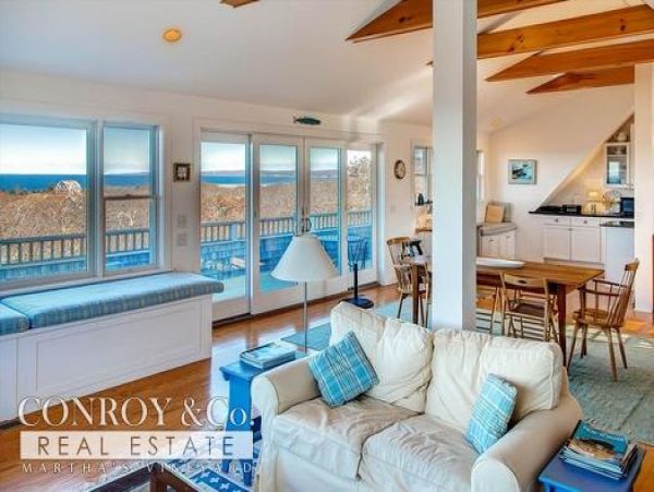 Cape Cod Home 994396