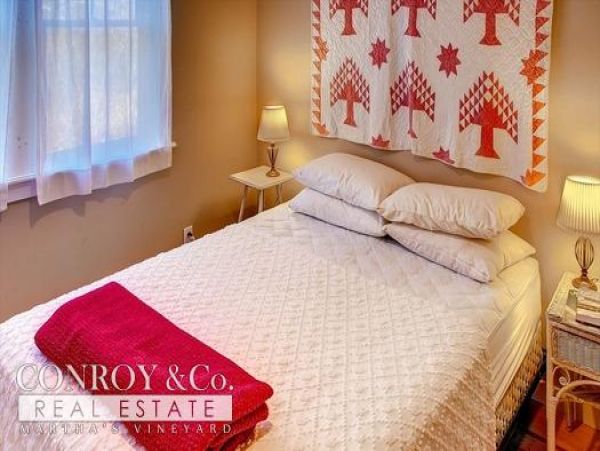 Cape Cod Home 994396