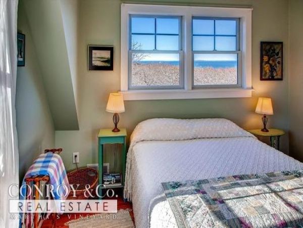 Cape Cod Home 994396