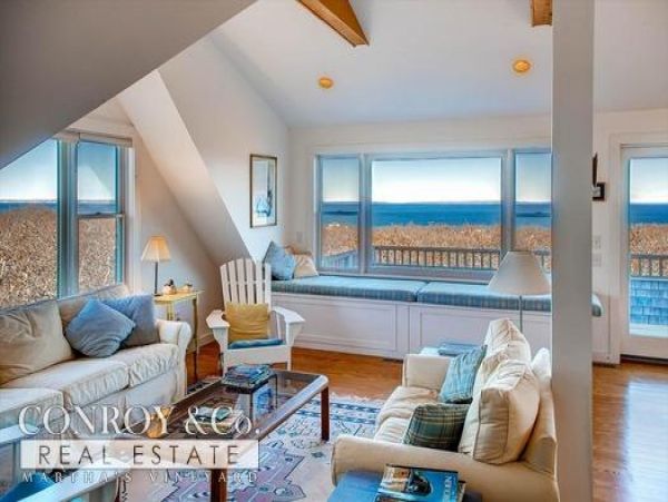 Cape Cod Home 994396