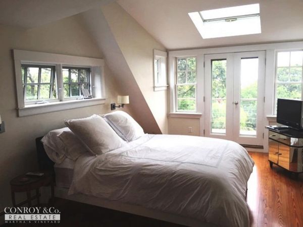 Cape Cod Home 994398