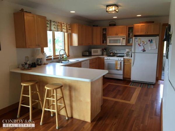 Cape Cod Home 994400