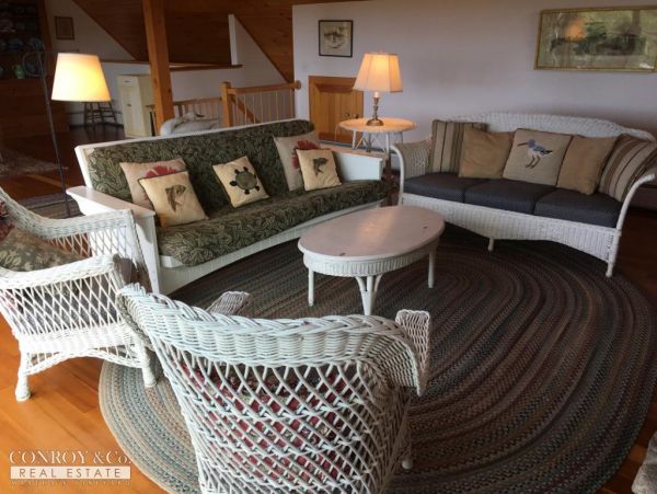 Cape Cod Home 994400