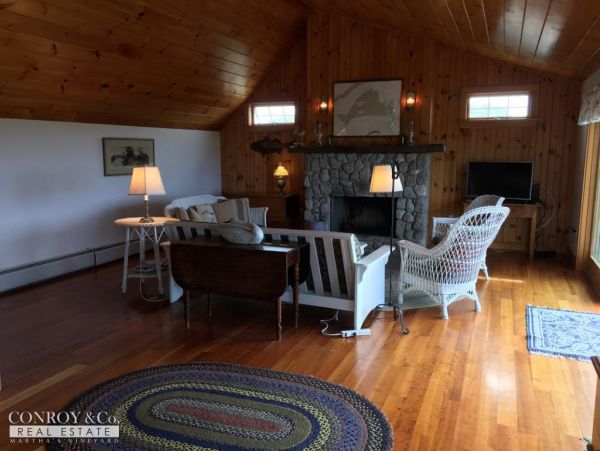 Cape Cod Home 994400