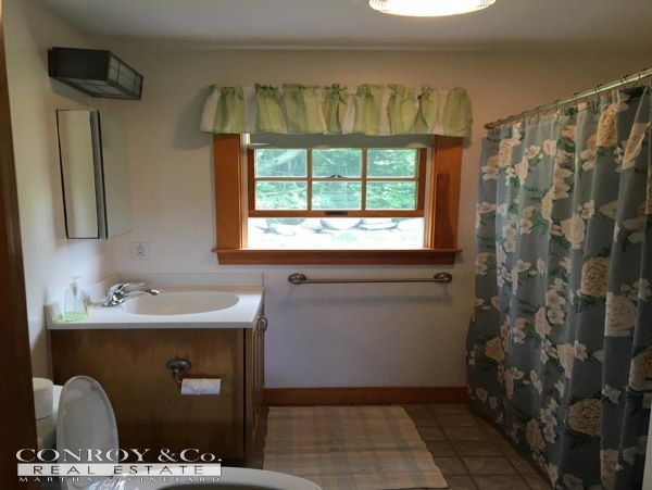 Cape Cod Home 994400