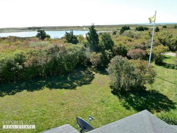 Cape Cod Home 994402