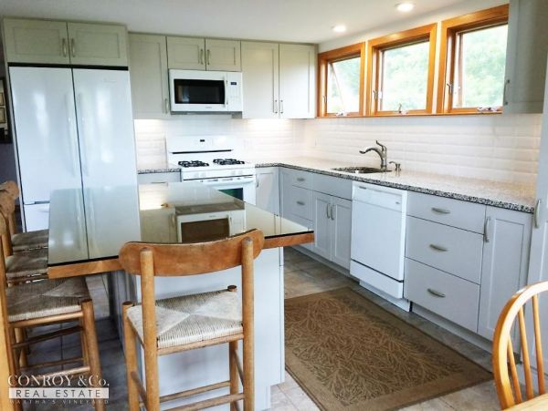 Cape Cod Home 994403