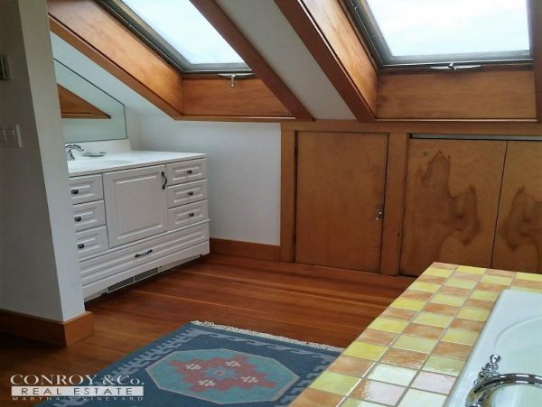 Cape Cod Home 994403
