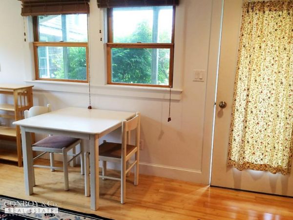 Cape Cod Home 994403
