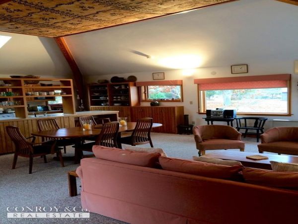 Cape Cod Home 994406