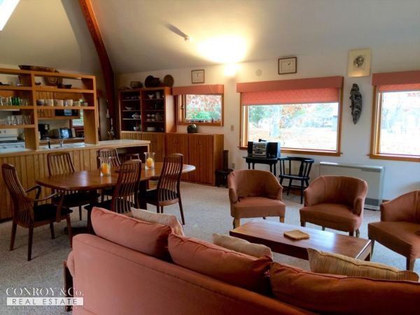 Cape Cod Home 994406