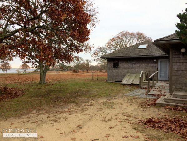 Cape Cod Home 994406