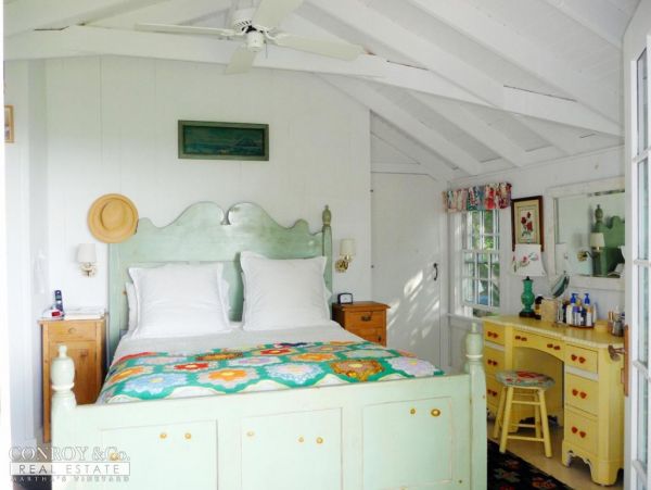 Cape Cod Home 994407