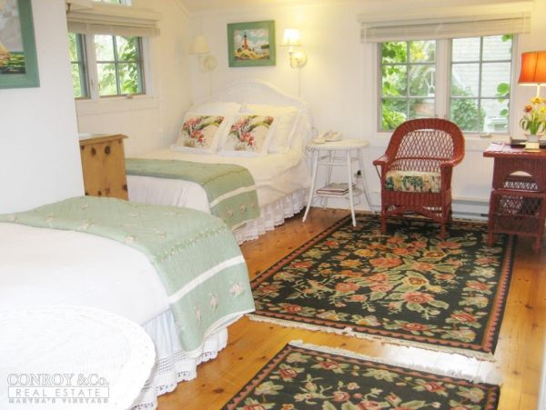 Cape Cod Home 994407