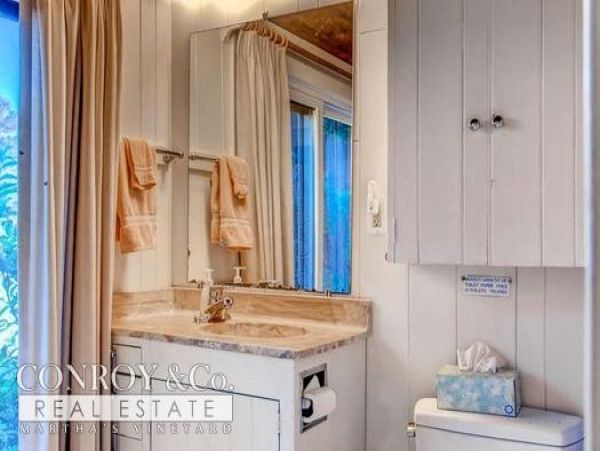 Cape Cod Home 994408