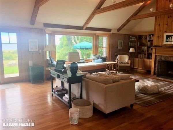 Cape Cod Home 994410