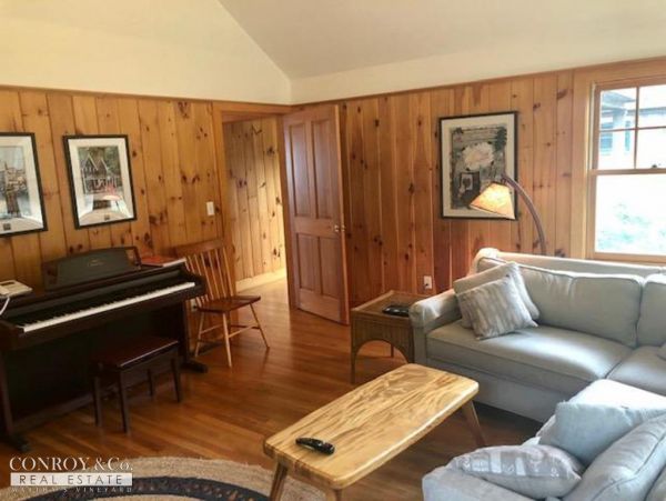 Cape Cod Home 994410