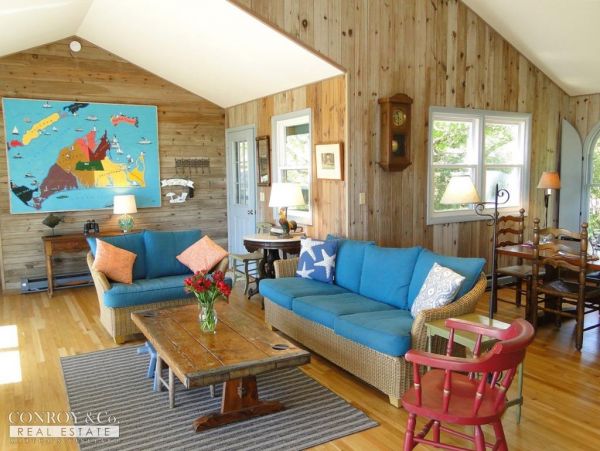Cape Cod Home 994412