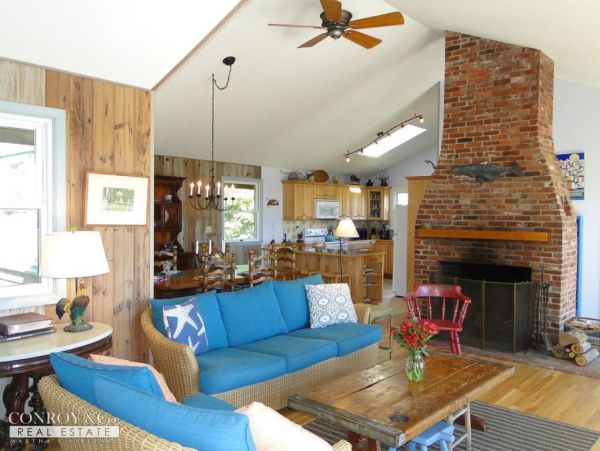 Cape Cod Home 994412