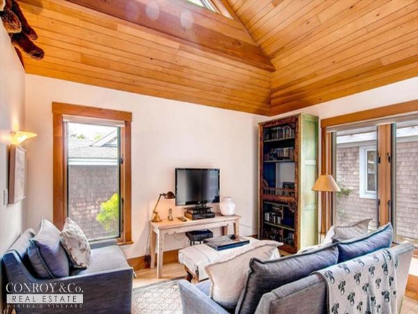 Cape Cod Home 994413