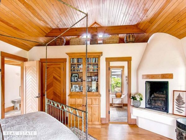 Cape Cod Home 994413