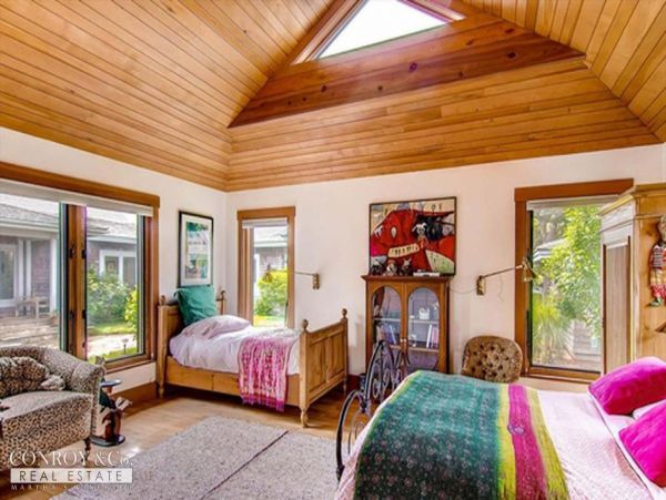 Cape Cod Home 994413