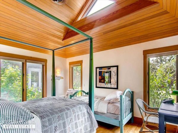 Cape Cod Home 994413