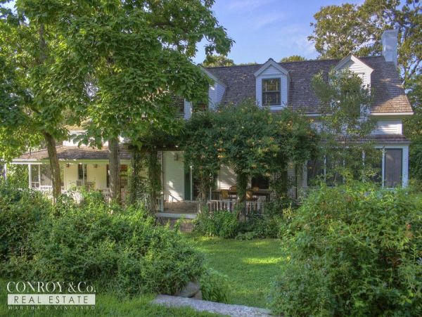 Cape Cod Home 994414