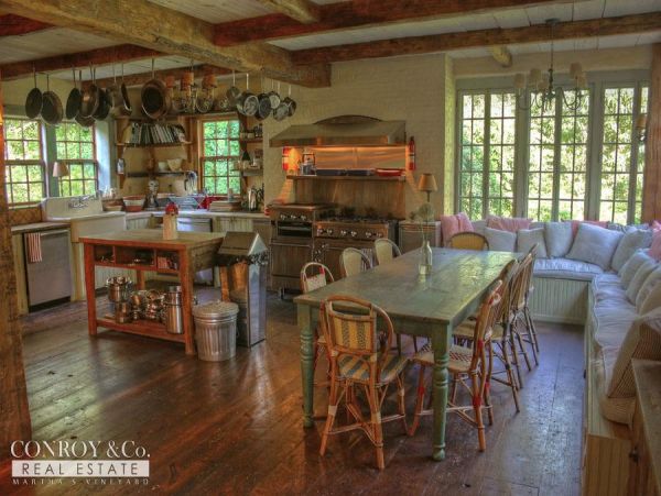 Cape Cod Home 994414