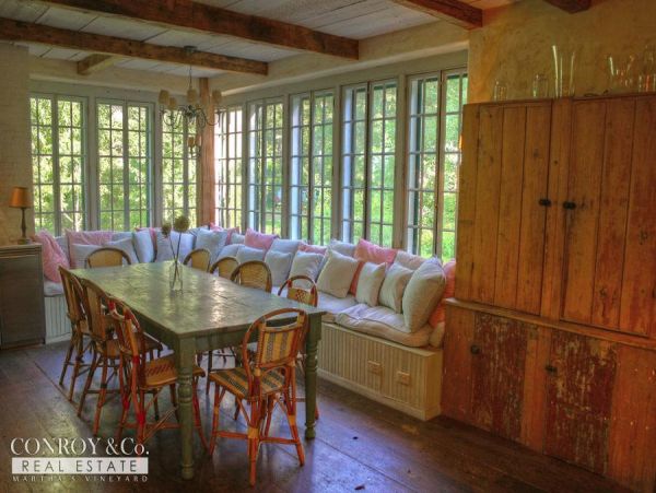 Cape Cod Home 994414
