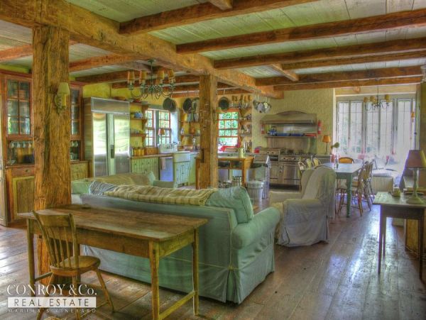 Cape Cod Home 994414