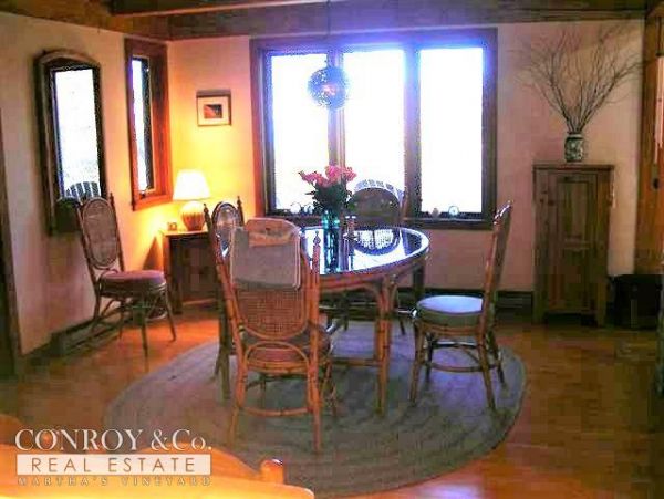 Cape Cod Home 994417