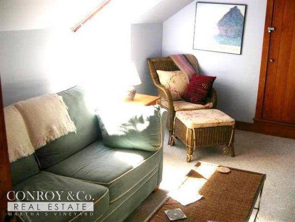 Cape Cod Home 994417