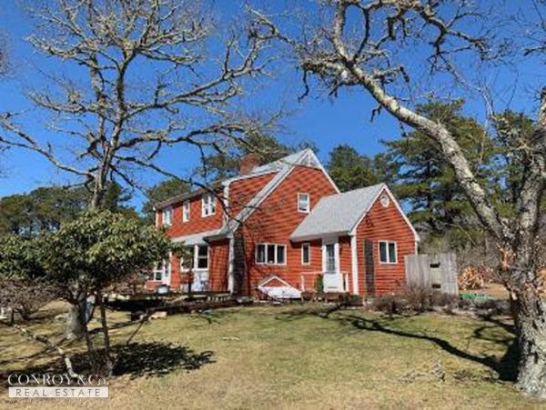 Cape Cod Home 994418
