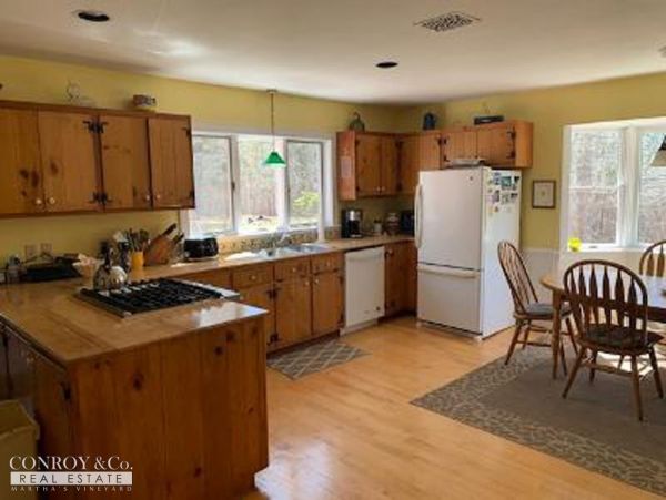Cape Cod Home 994418