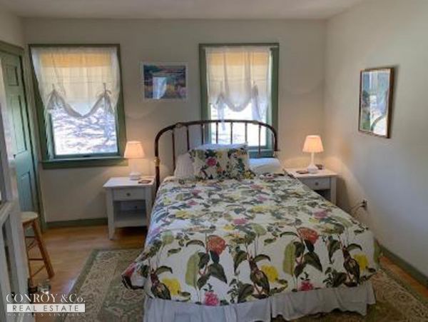 Cape Cod Home 994418