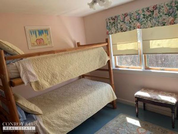 Cape Cod Home 994418