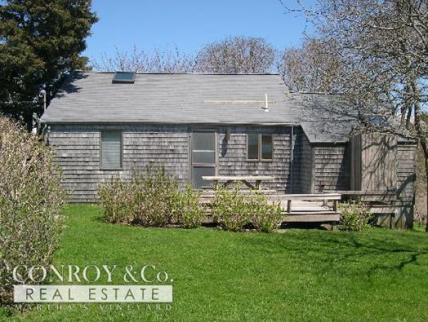 Cape Cod Home 994420