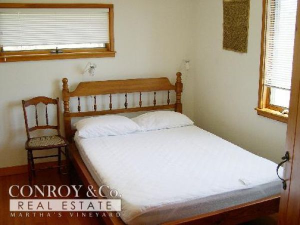 Cape Cod Home 994420