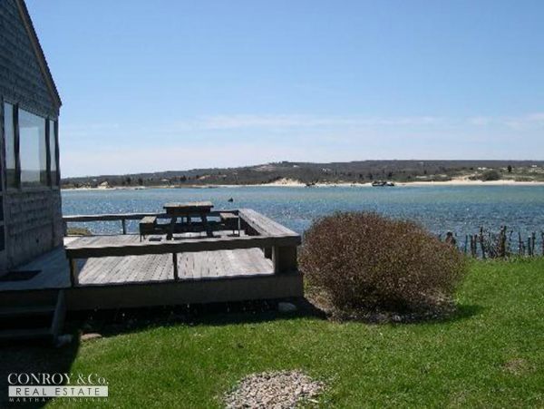 Cape Cod Home 994421