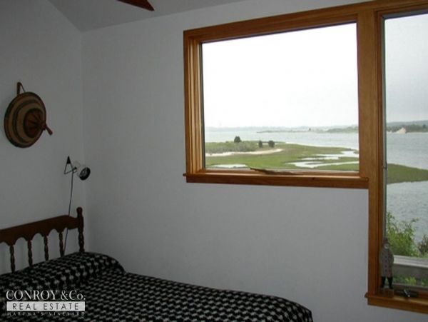 Cape Cod Home 994421