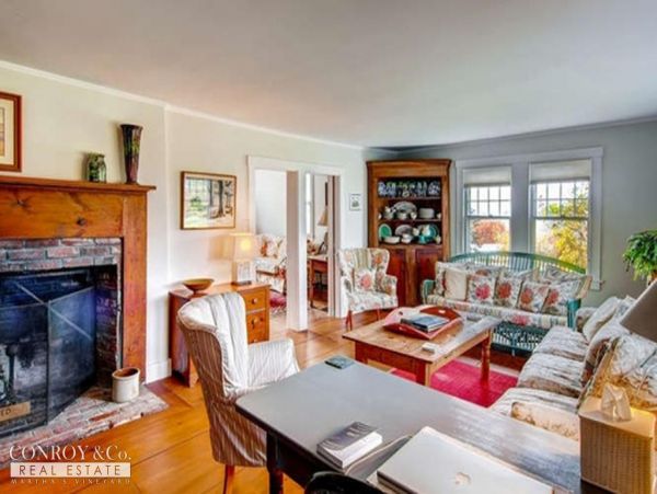 Cape Cod Home 994422