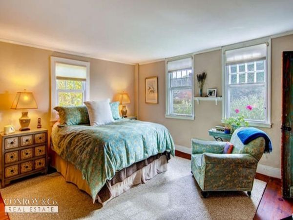 Cape Cod Home 994422