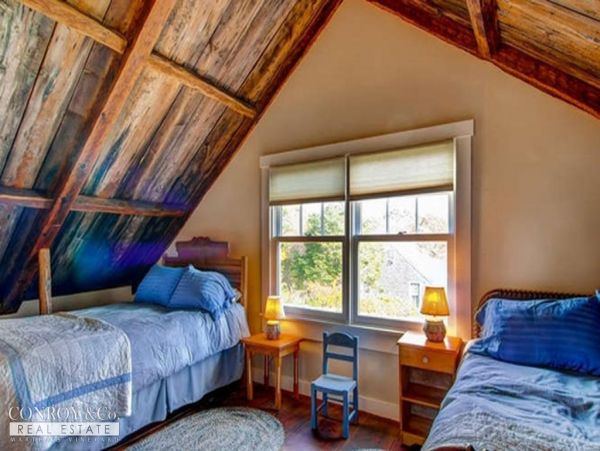 Cape Cod Home 994422