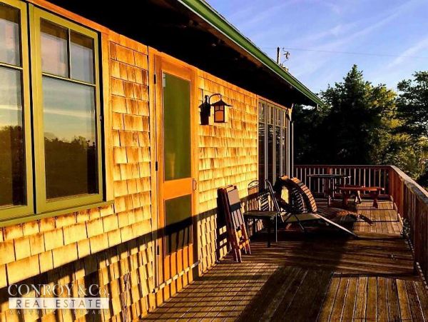 Cape Cod Home 994423