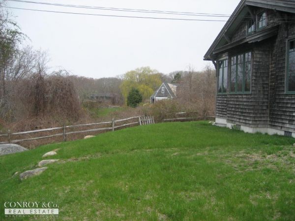 Cape Cod Home 994423