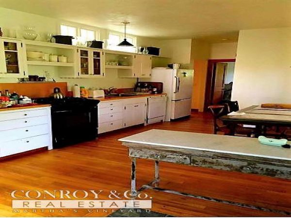 Cape Cod Home 994423